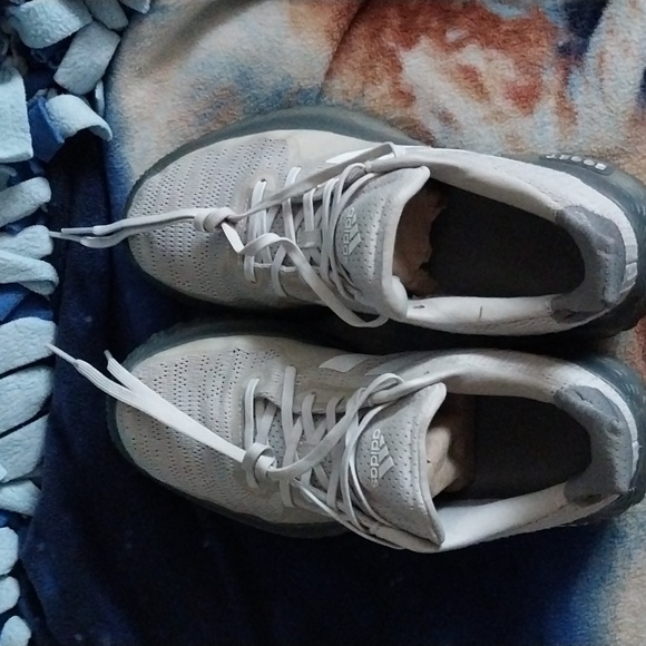 Women's Addidas Boost Sz 8.5 - Picture 4 of 10